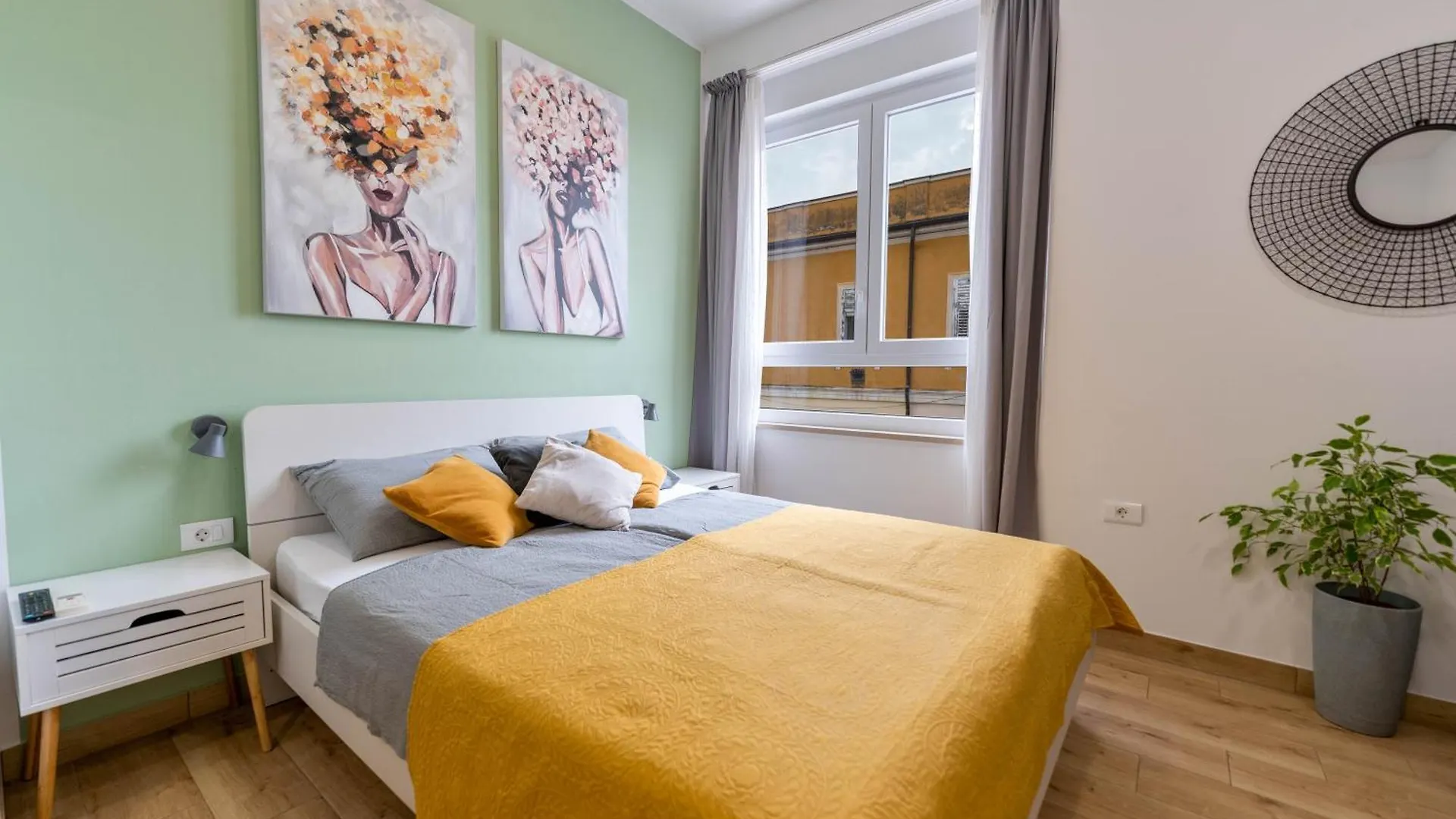 Colosseum Garden studio apartments Pula 0*,